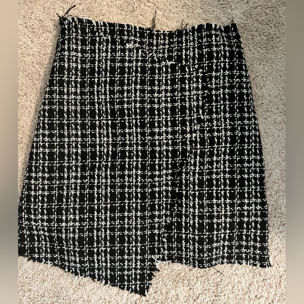 NWT By Egreis tweed black skirt sz L